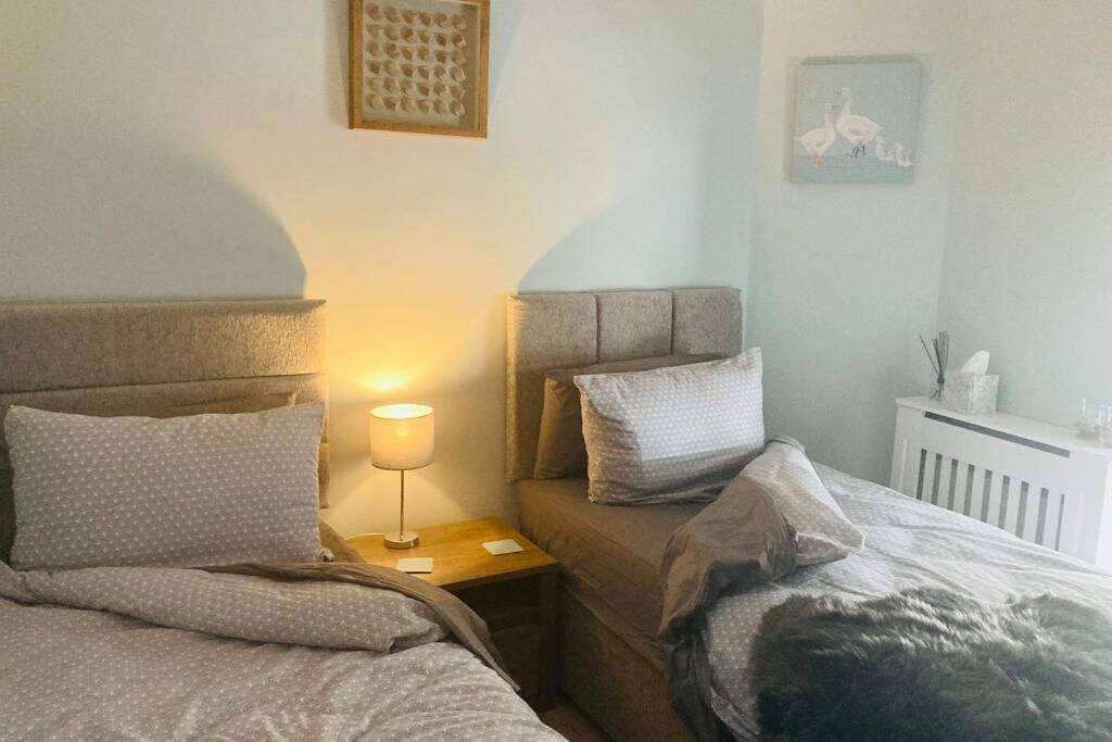 Boutique 2-Bed Town Centre Apartment Ballina  Exterior foto